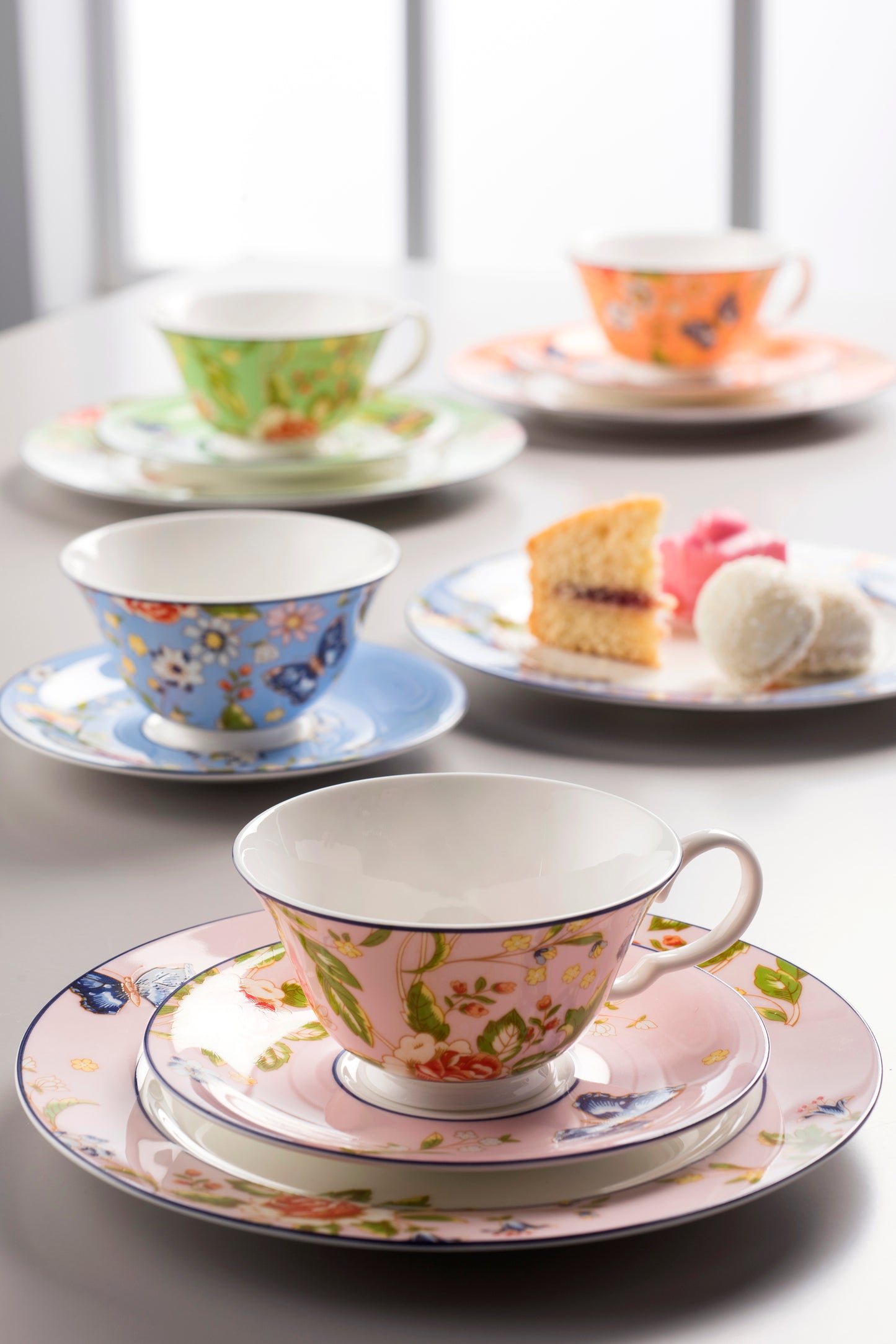 Aynsley Cottage Garden Windsor Tea Cup & Saucer Set