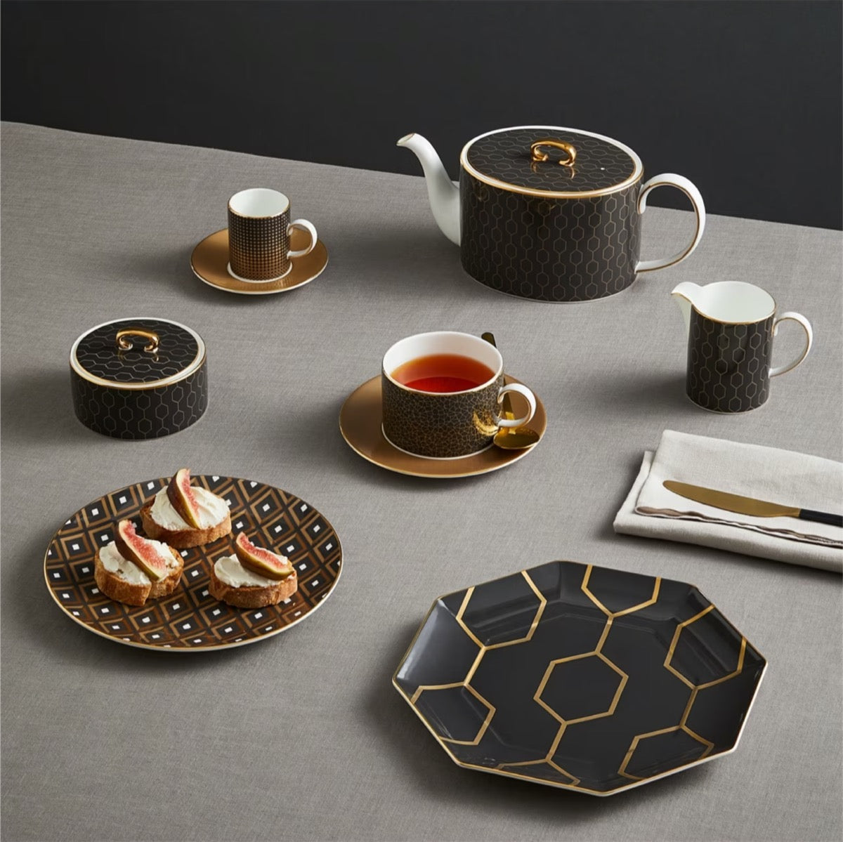 Wedgwood gio gold honeycomb teacup and saucer set