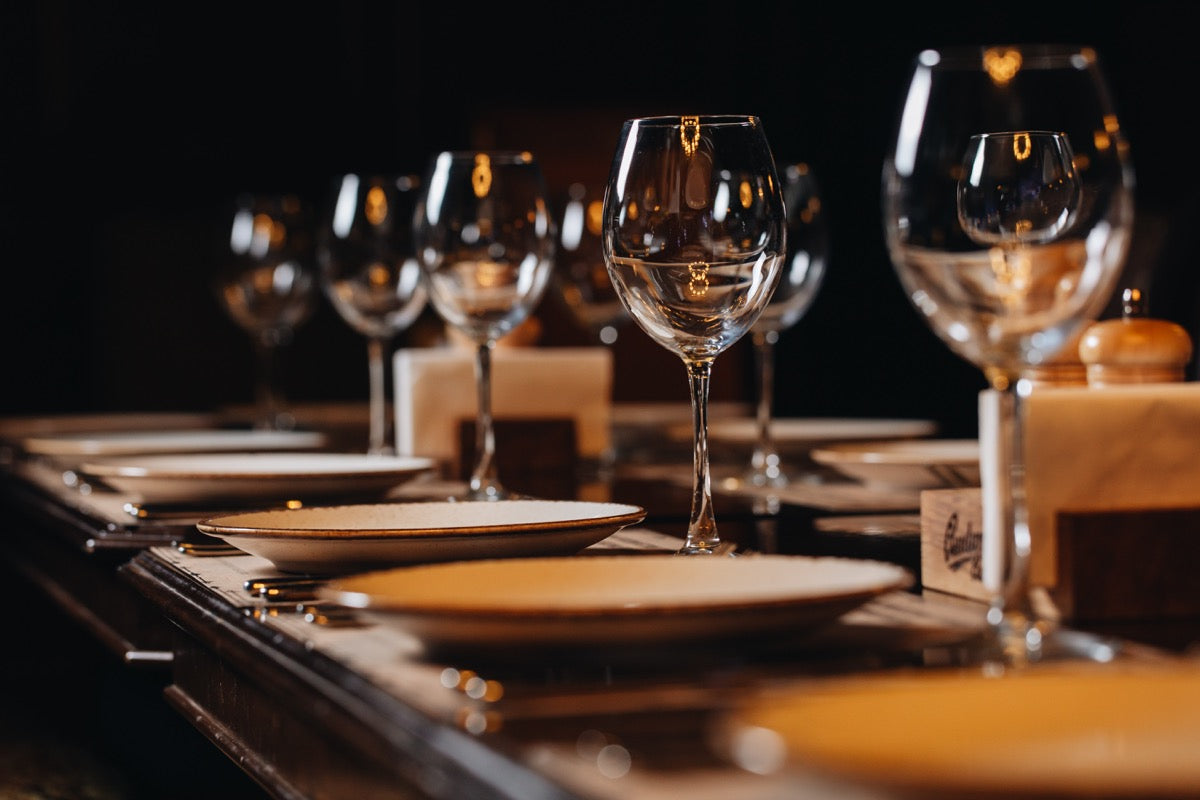 luxury-tableware-beautiful-table-setting-restaurant arthur price titanic 12 person